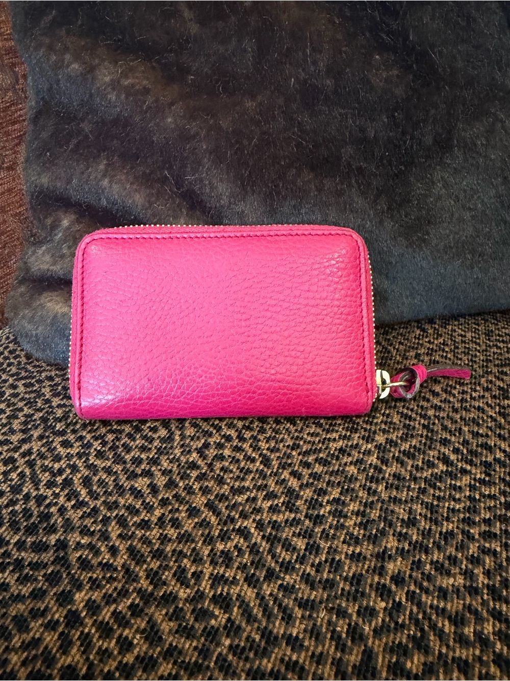 Gucci Hot Pink Leather Zip Around Compact Wallet with Gold Hardware and COA - Picture 3 of 17